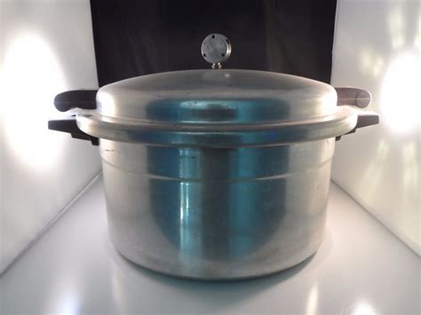 Pressure Cooker Canner CO. . Mirro matic